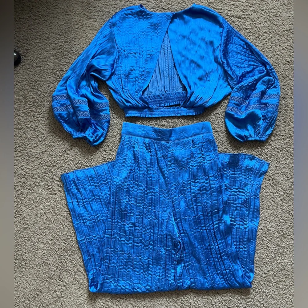 House of Harlow 1960 Blue Two Piece Set Open Back Crop Top & Flowy Pants Size S - Picture 2 of 11